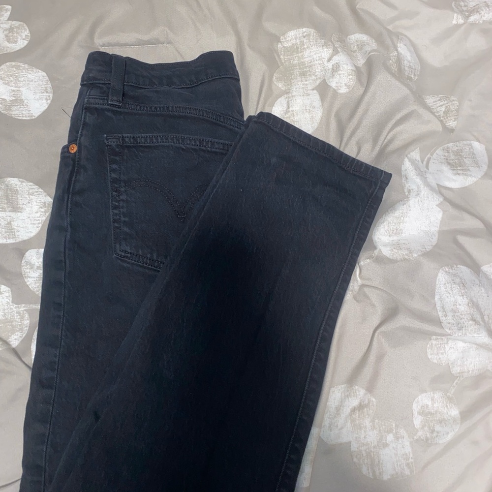 Levi’s straight legged jeans size 27